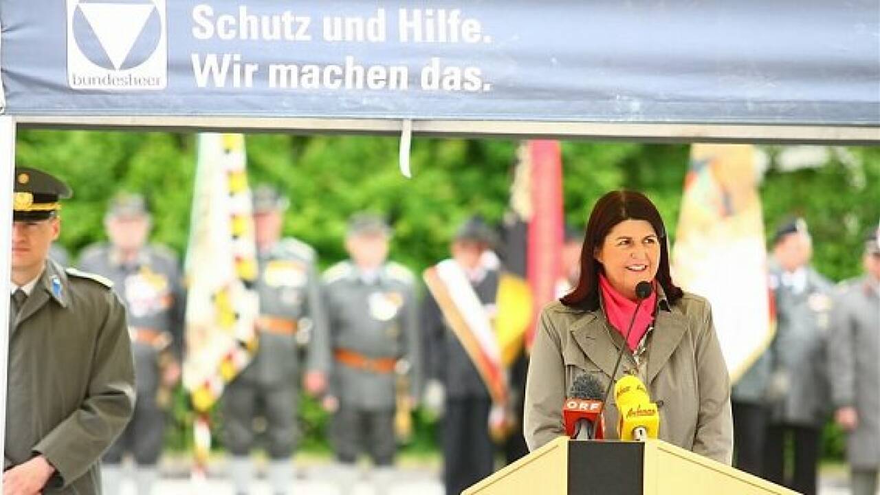 Rainerkaserne in Elsbethen an Red Bull übergeben