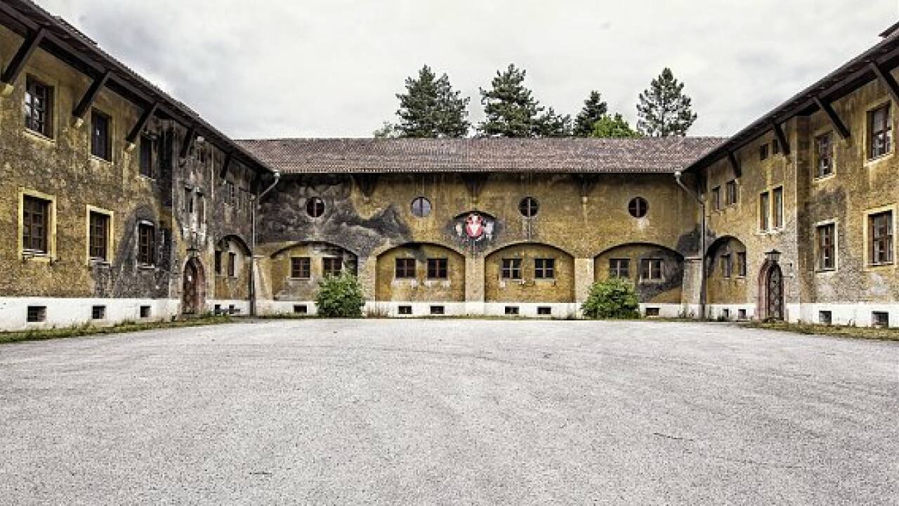 Rainerkaserne in Elsbethen an Red Bull übergeben