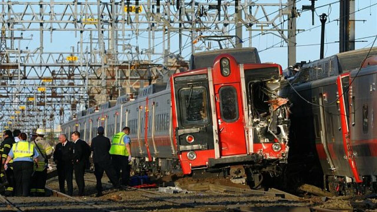 60 Verletzte bei Zugsunglück in der Nähe von New York 60 Verletzte bei Zugsunglück in der Nähe von New York