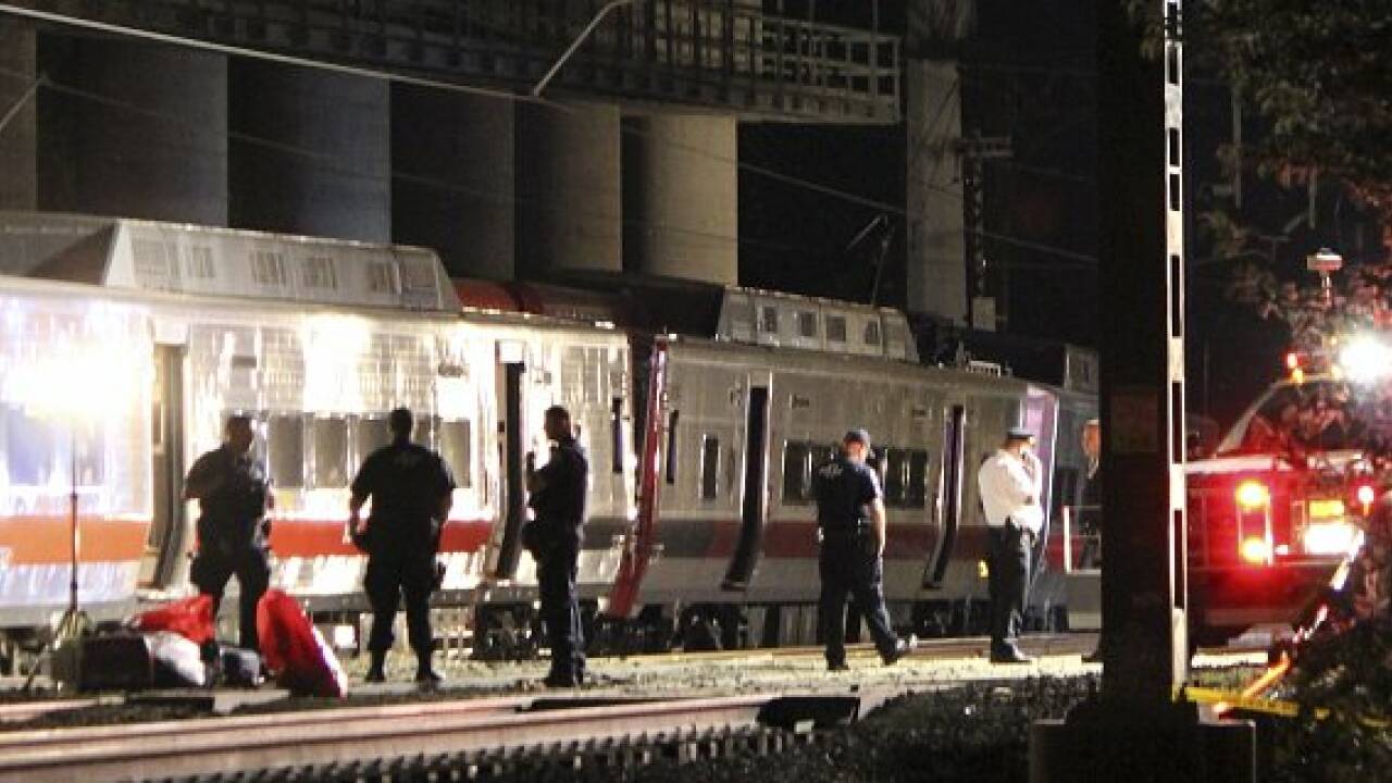 60 Verletzte bei Zugsunglück in der Nähe von New York 60 Verletzte bei Zugsunglück in der Nähe von New York