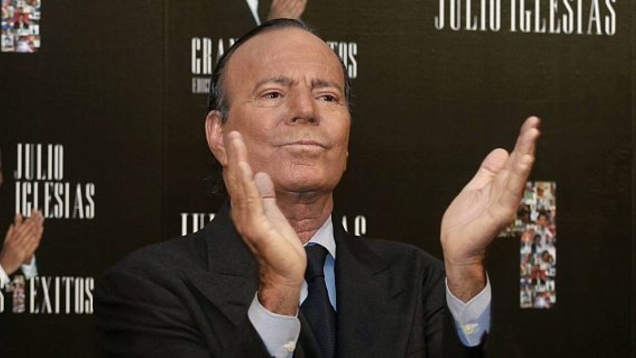 Julio Iglesias hält sich für einen "mittelmäßigen Sänger"