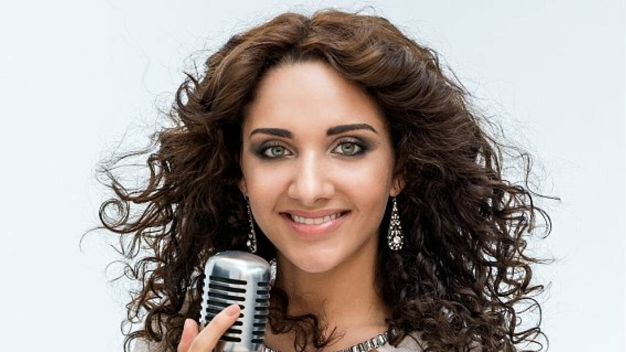 Song Contest: Fledermausärmel für Natalia Kelly