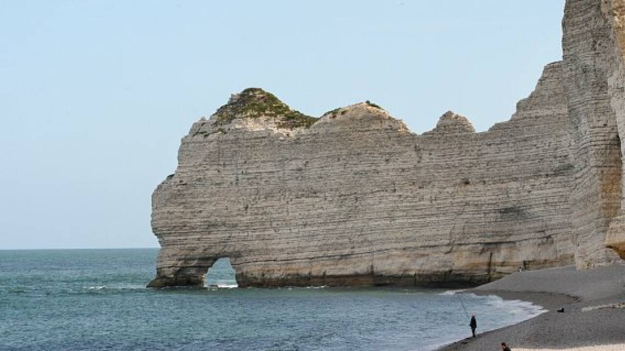 Eine Küste, die Kreide schluckt in der Normandie
