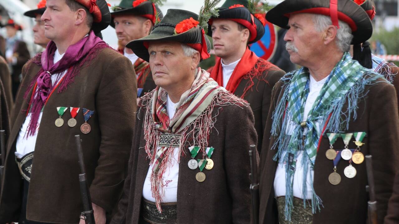 Festakt mit den Salzburger Schützen und Musikkapellen zum 100-Jahr-Jubiläum der Republik Österreich in Wien.  