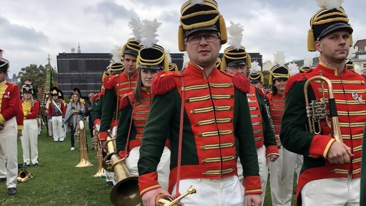 Festakt mit den Salzburger Schützen und Musikkapellen zum 100-Jahr-Jubiläum der Republik Österreich in Wien.  