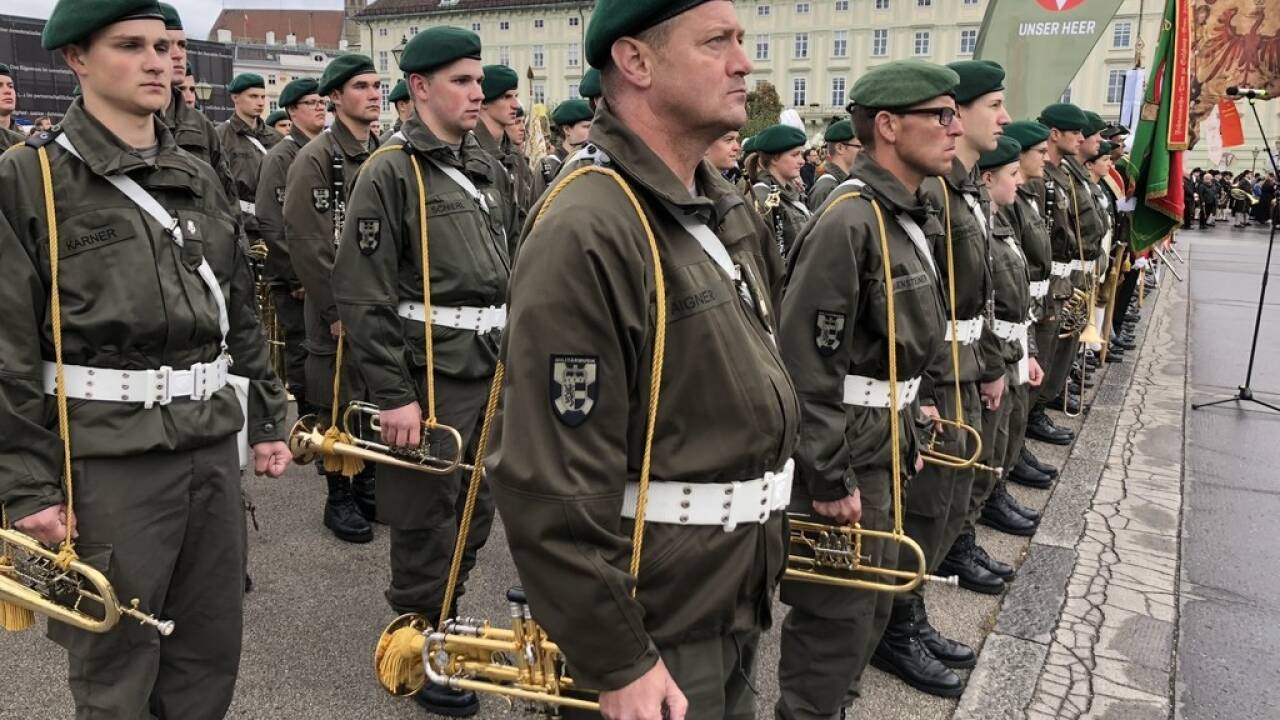 Festakt mit den Salzburger Schützen und Musikkapellen zum 100-Jahr-Jubiläum der Republik Österreich in Wien.  
