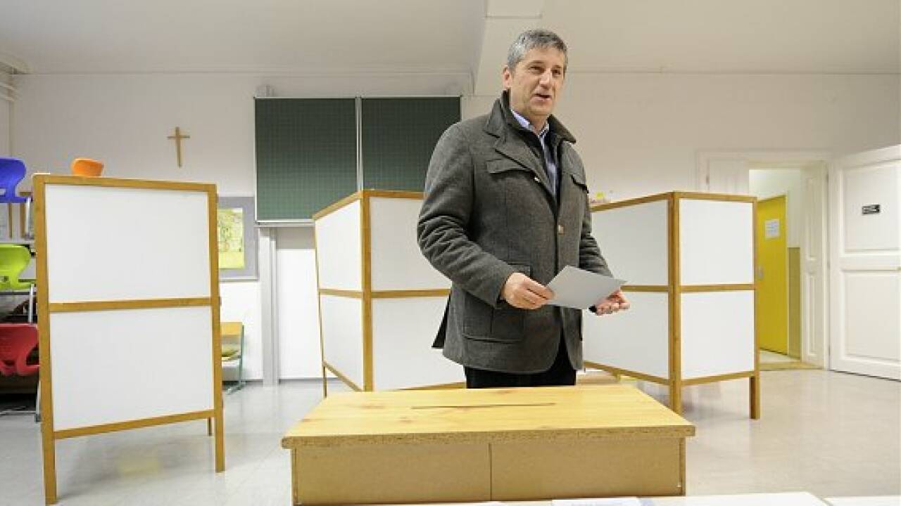 Volksbefragung: Rund 60 Prozent für Wehrpflicht