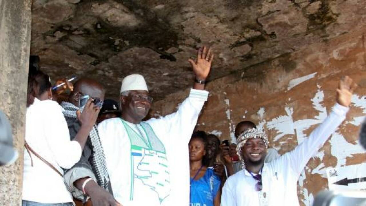 Koroma als Präsident Sierra Leones wiedergewählt