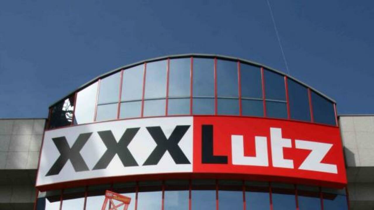 EAV gegen XXXLutz: Musiker wollen Möbelhaus klagen