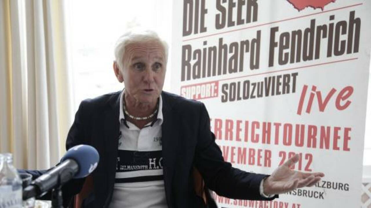 EAV gegen XXXLutz: Musiker wollen Möbelhaus klagen