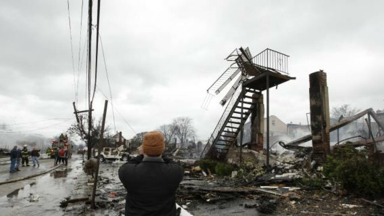 Hurrikan Sandy fegt über die USA - Zahl der Toten steigt