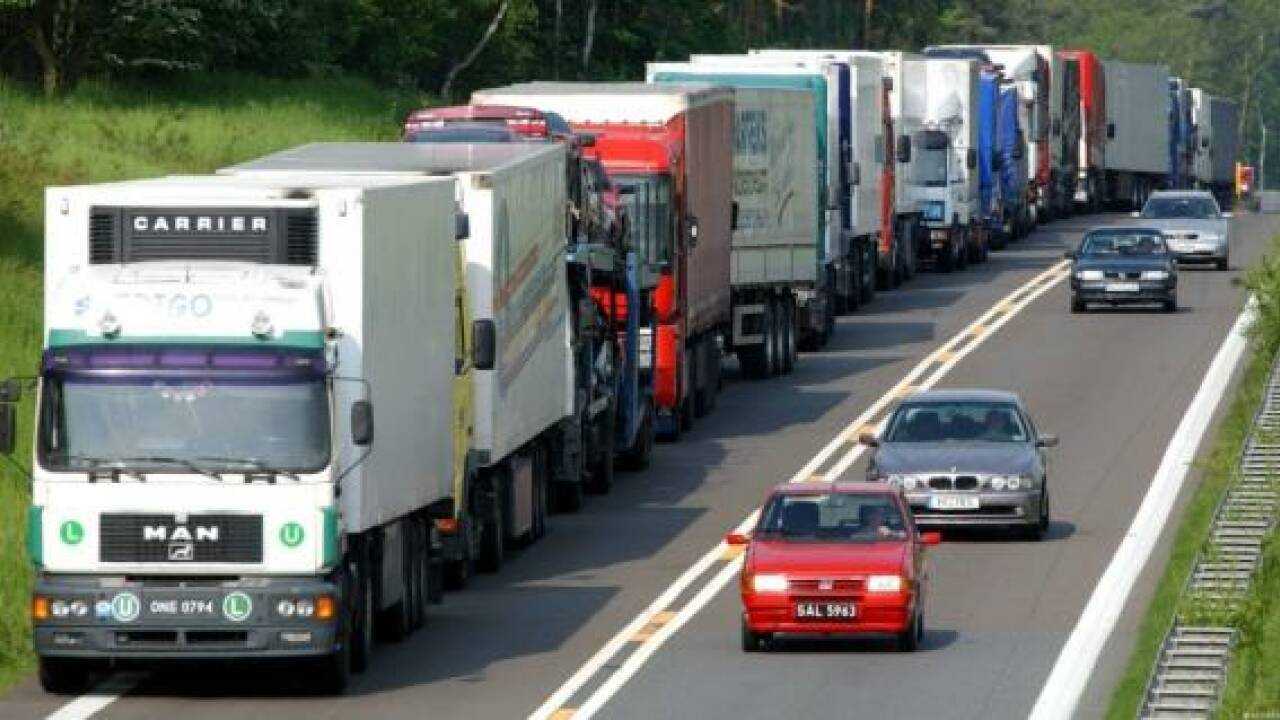 2013 jeder zweite Lkw mit Auslands-Kennzeichen 2013 jeder zweite Lkw mit Auslands-Kennzeichen