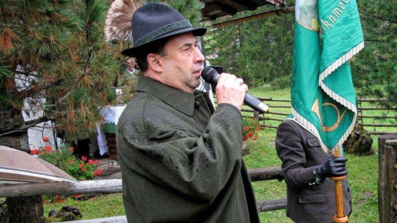 Bezirksjägermeister Bgm. Johann Sulzberger bei einer Hubertusfeier. 