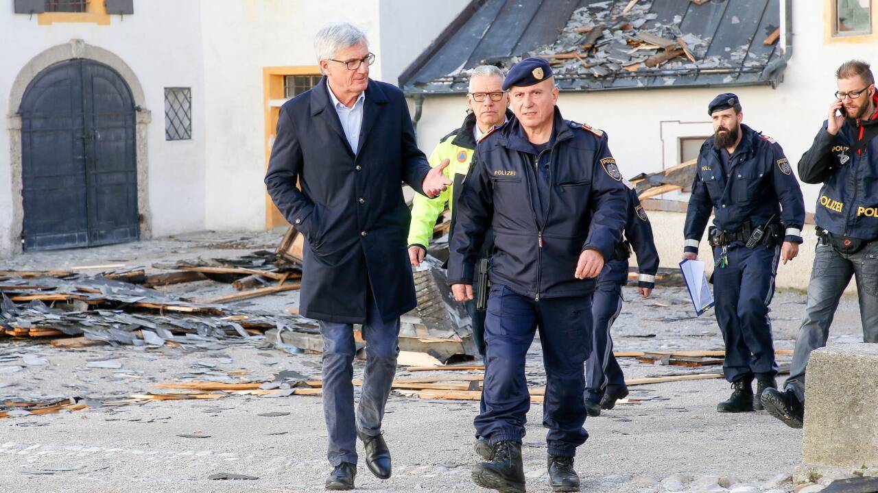 Lokalaugenschein der Behörden.  
