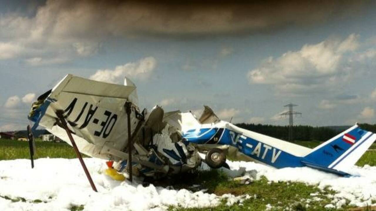 Flugzeug in Straßwalchen abgestürzt - zwei Tote