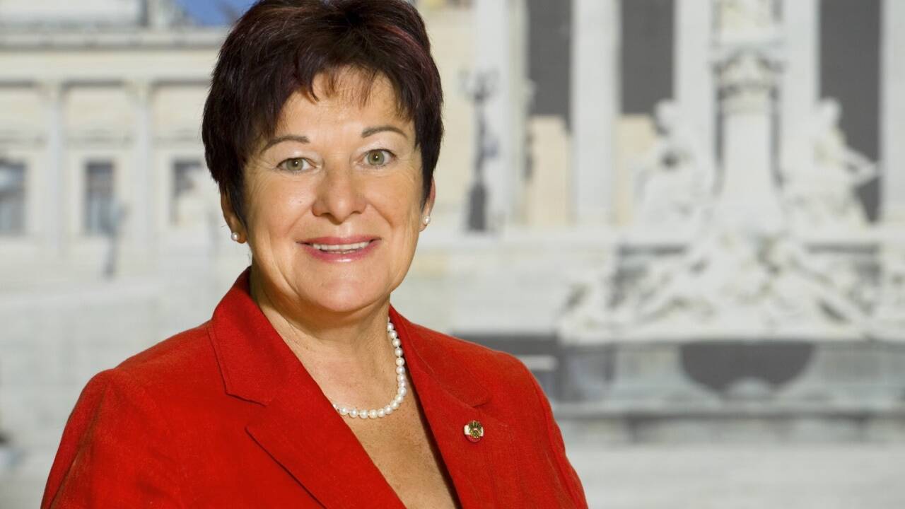 Susanne Kurz.  