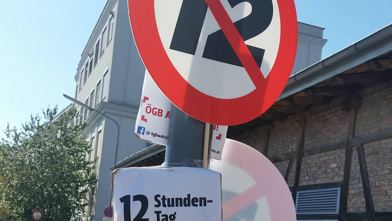 Die Debatte um den 12-Stunden-Tag steht hinter den Streiks.  