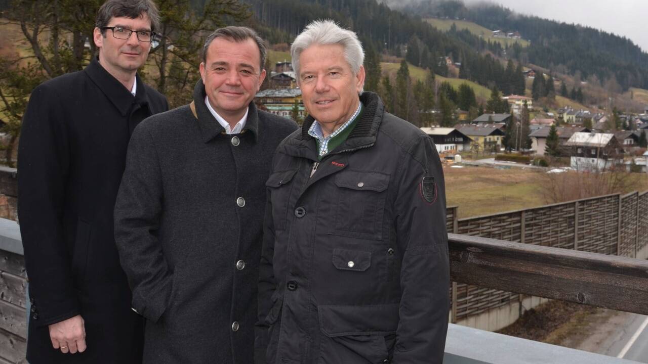 Von dem Radstädter Trio im Bild treten ÖVP-Bürgermeister Sepp Tagwercher (rechts) und SPÖ-Vizebürgermeister Hans Warter (links) und nicht mehr an. Christian Pewny (FPÖ) könnte also keinen Gegenkandidaten haben. Von dem Radstädter Trio im Bild treten ÖVP-Bürgermeister Sepp Tagwercher (rechts) und SPÖ-Vizebürgermeister Hans Warter (links) und nicht mehr an. Christian Pewny (FPÖ) könnte also keinen Gegenkandidaten haben.