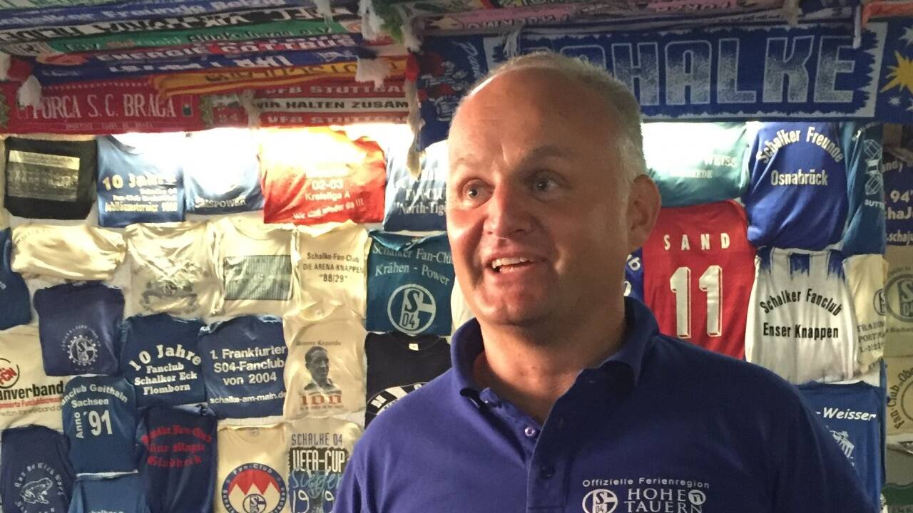 Tourismuswerbung auf allen Ebenen: Christian Wörister, Chef der Ferienregion Nationalpark Hohe Tauern, hier in Gelsenkirchen (D) anlässlich der Kooperation der Ferienregion mit dem deutschen Fußballbundesligisten Schalke 04. 