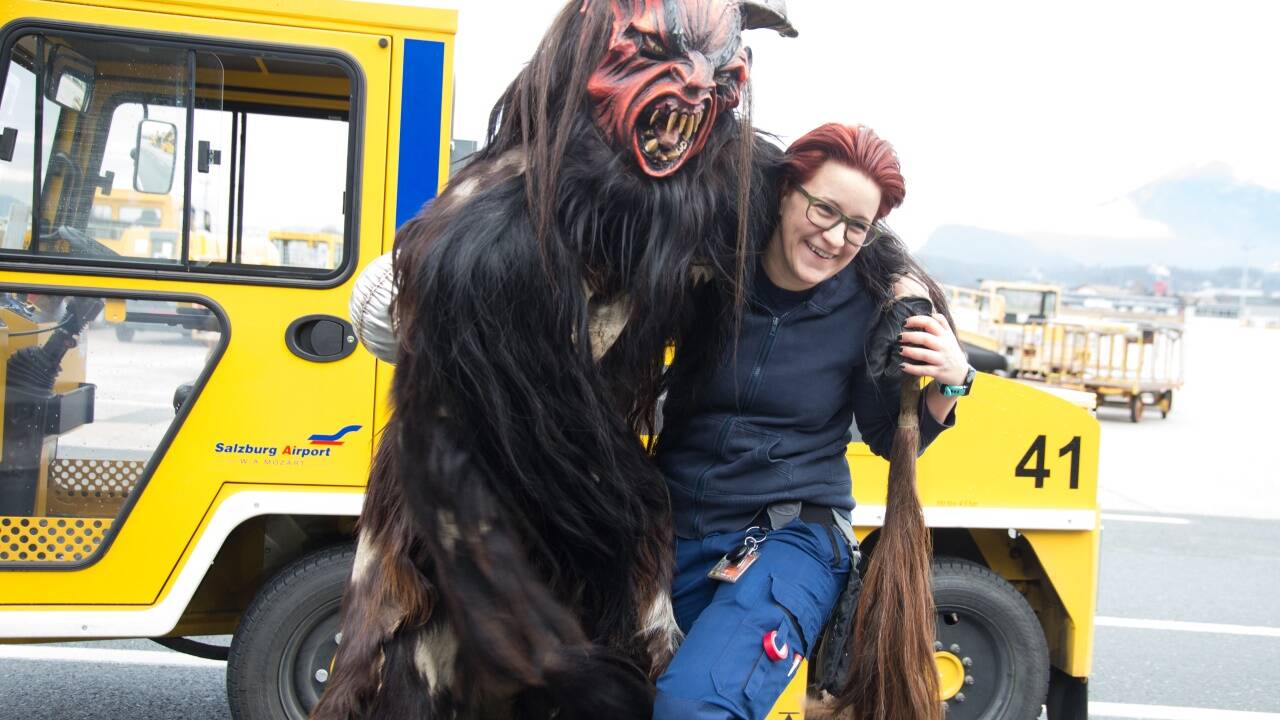 Eine Umarmung von einem zotteligen Gesellen. Eine Umarmung von einem zotteligen Gesellen.