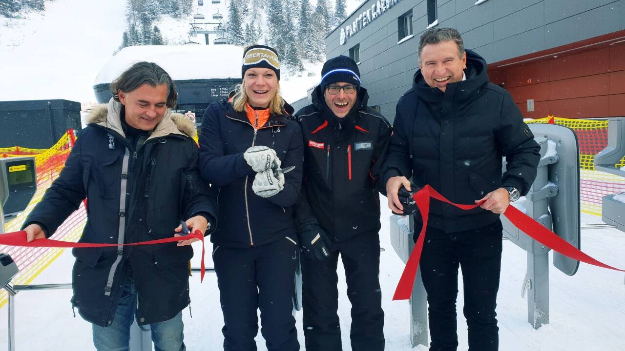 Heribert Lürzer (Vizebürgermeister von Tweng), Maria Höfl-Riesch, Johannes Steiner und Martin Leitner (von links) 