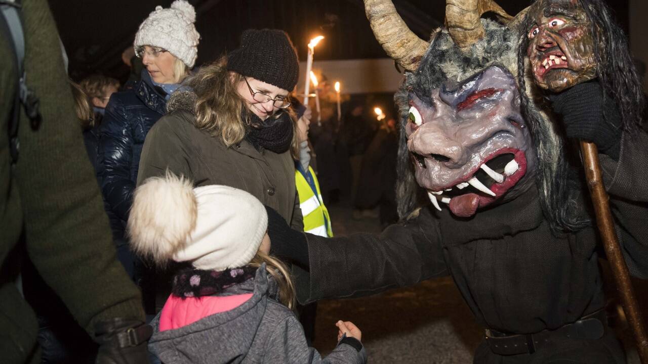 Am Donnerstagabend war die Wilde Jagd vom Unterberg wieder unterwegs – heuer in Anif. 