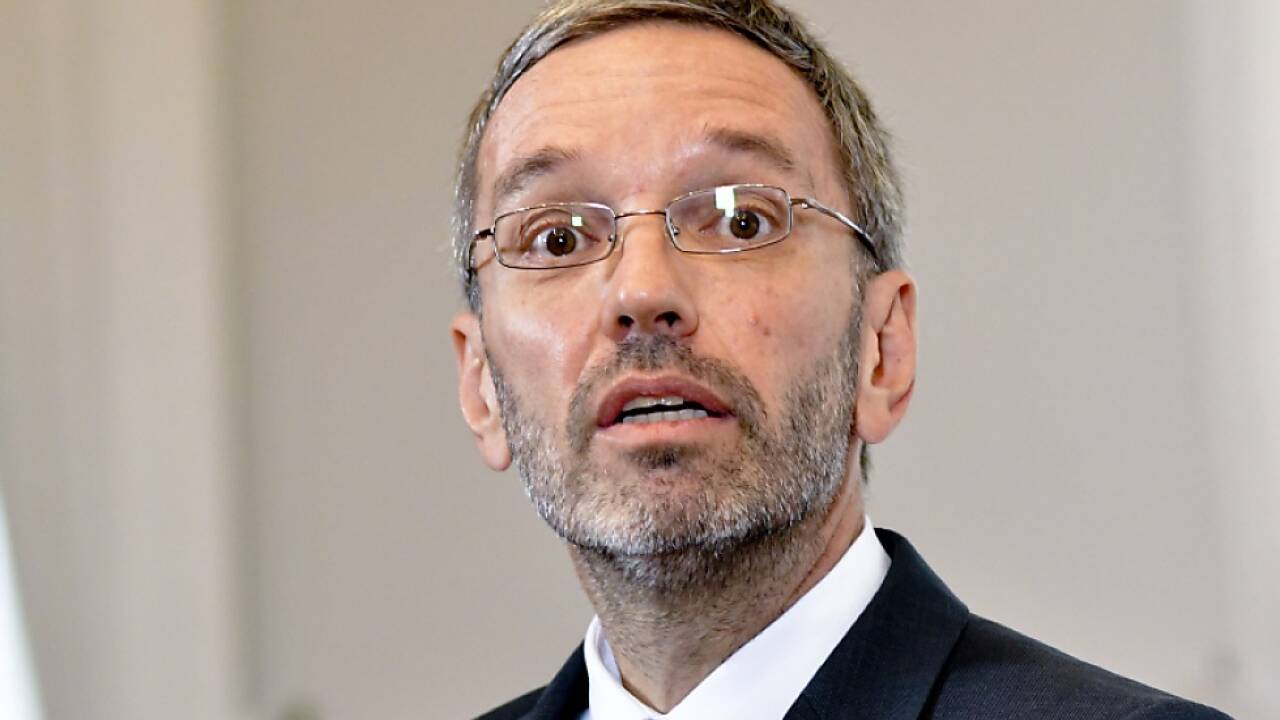 Innenminister Herbert Kickl attackiert Rapid-Fans scharf 
