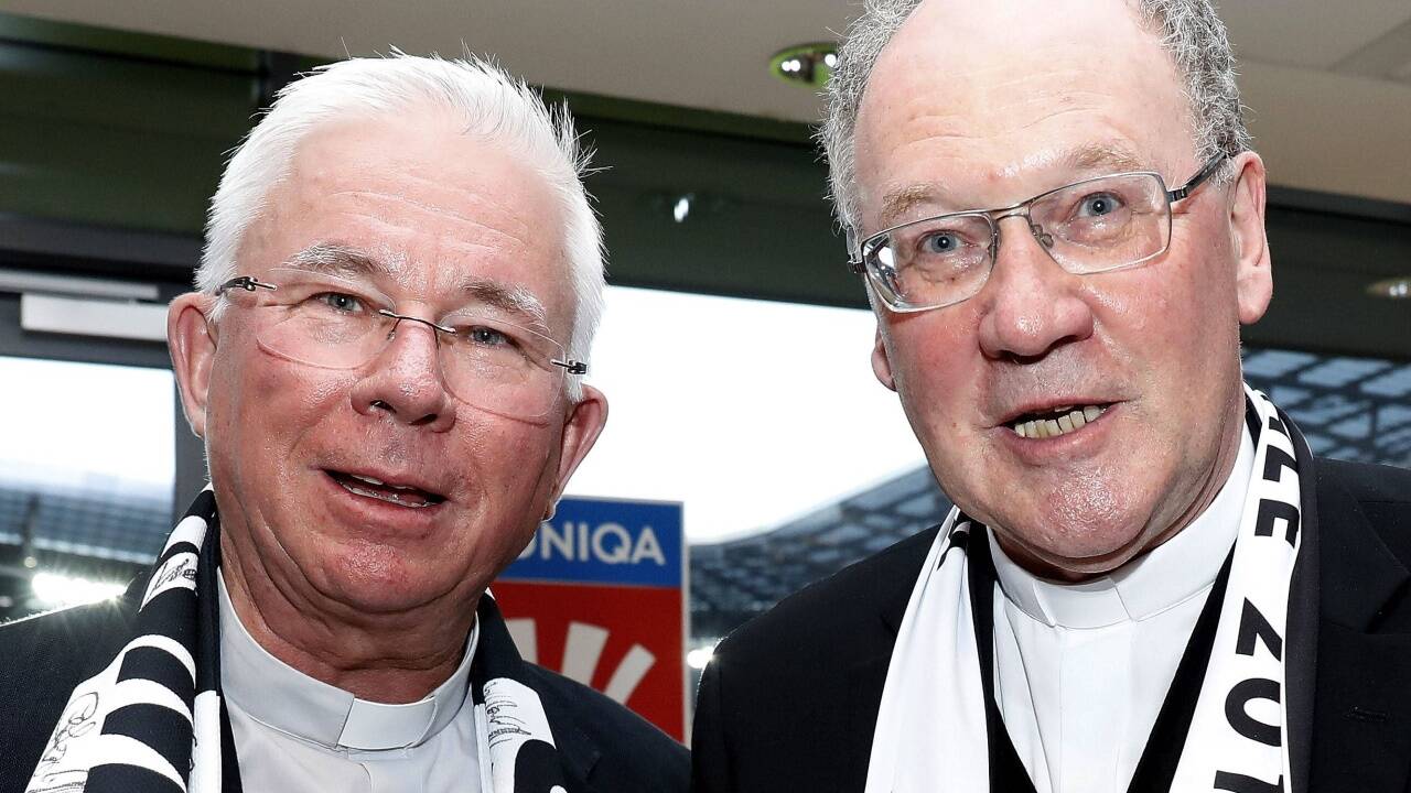 Noch im Mai standen Erzbischof Lackner und der in die Kritik geratene Alois Schwarz gemeinsam im Stadion.  