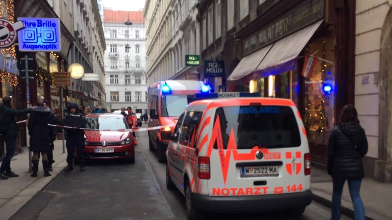 Ein Toter und ein Verletzter nach Schüssen vor dem Restaurant „Figlmüller“ in der Wiener Innenstadt. 