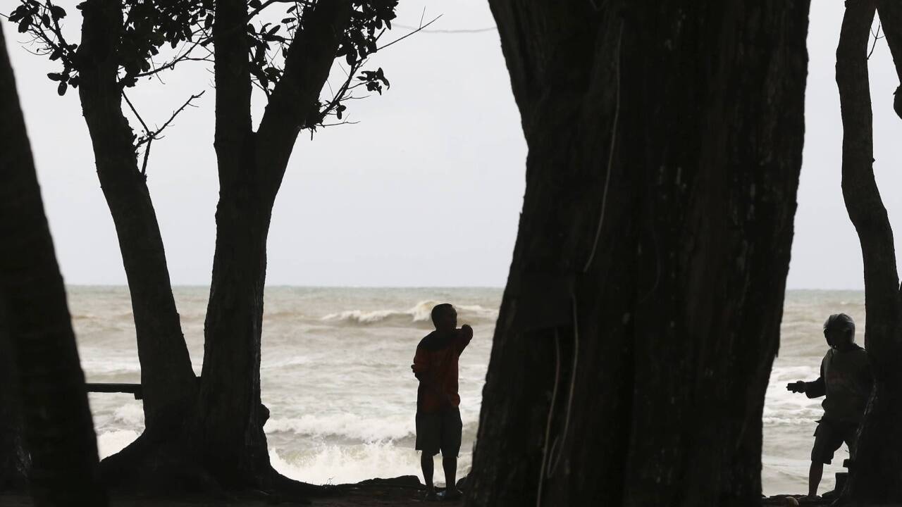 Der Vulkanausbruch führte zu einer Flutwelle. Der Vulkanausbruch führte zu einer Flutwelle.