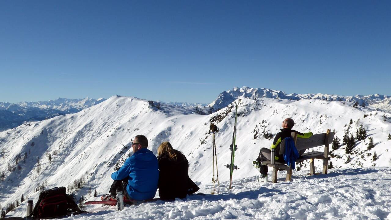 Sonnige Aussichten von der Koreinhöhe auf Hagengebirge, Hochkönig und Großglockner (von rechts nach links).  