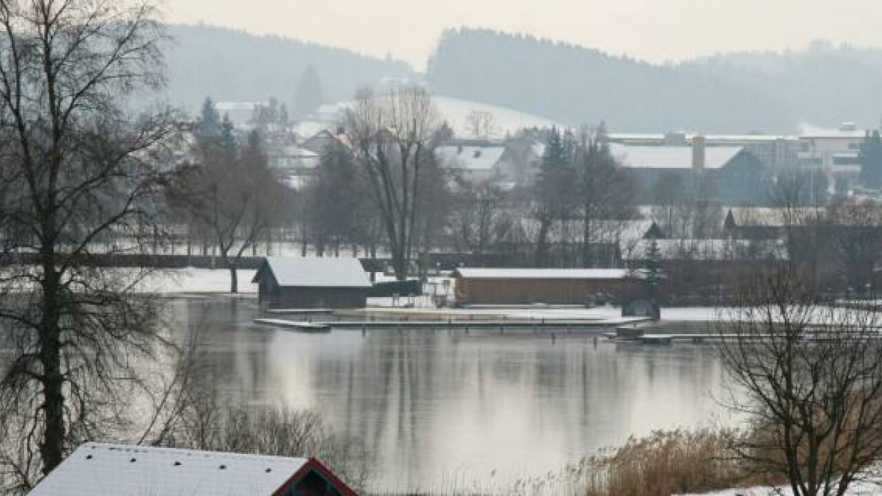 Lebensgefahr: Eisdecke zu dünn