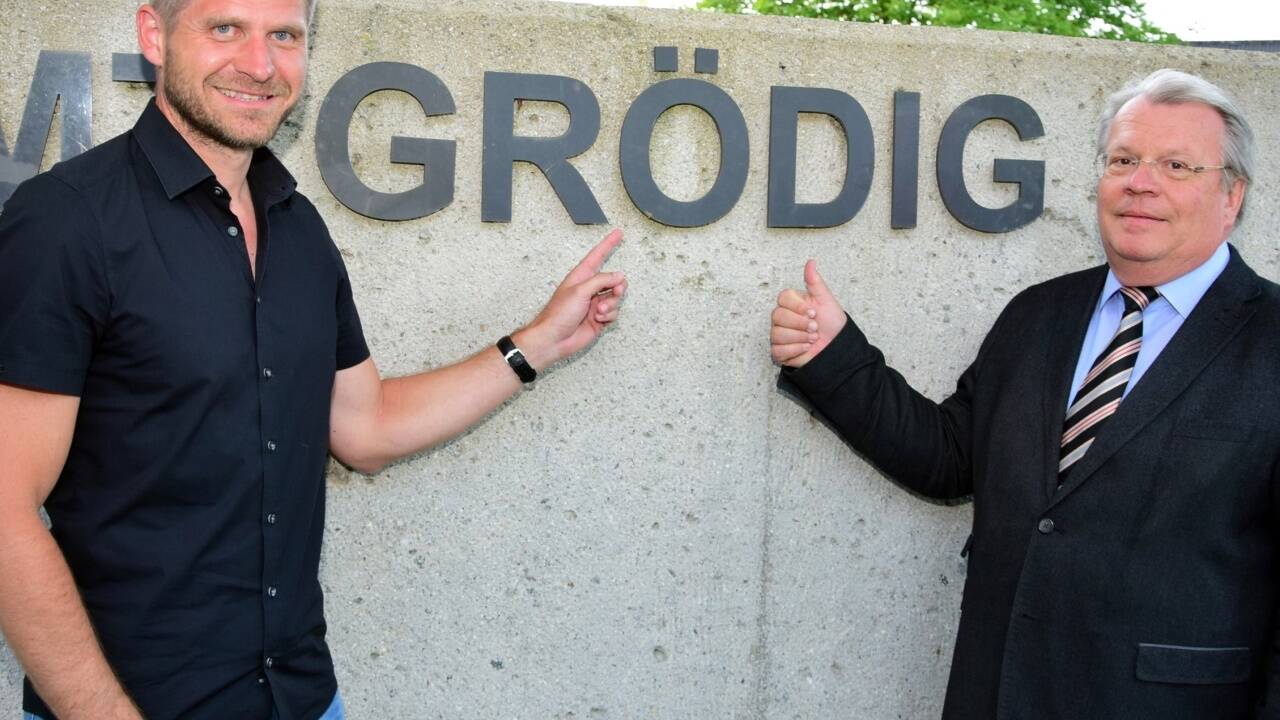 Sie setzen in Grödig auf ein Baulandsicherungsmodell: Bgm. Richard Hemetsberger (rechts) und Herbert Schober, Leiter der Finanzabteilung in Grödig. Schober geht am 10. März als Nachfolger von Hemetsberger in die Bürgermeisterwahl.  