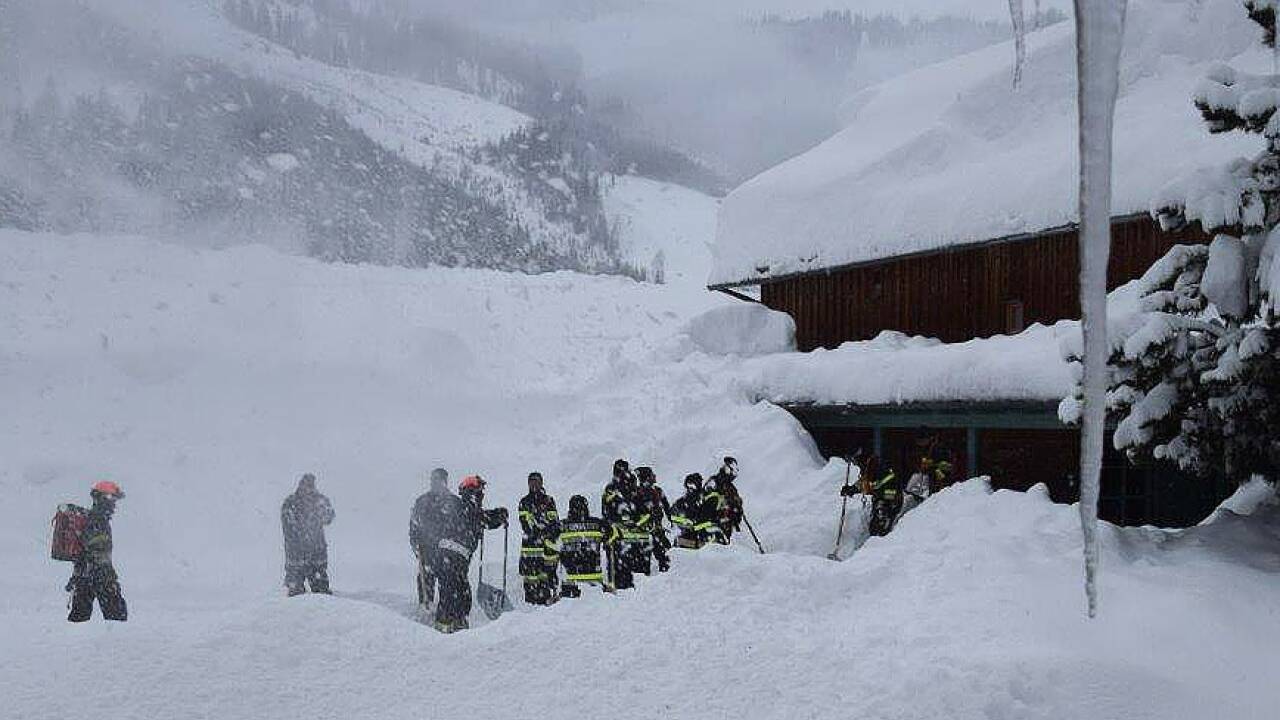 In den Nordalpen und den Niederen Tauern ist die Lawinengefahr am Sonntag erneut sehr groß. 