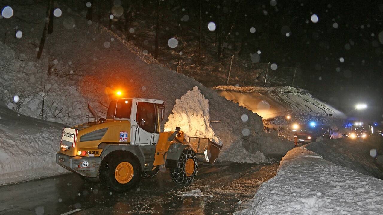 Nassschneelawine bei Schneizlreuth.Nassschneelawine bei Schneizlreuth. 