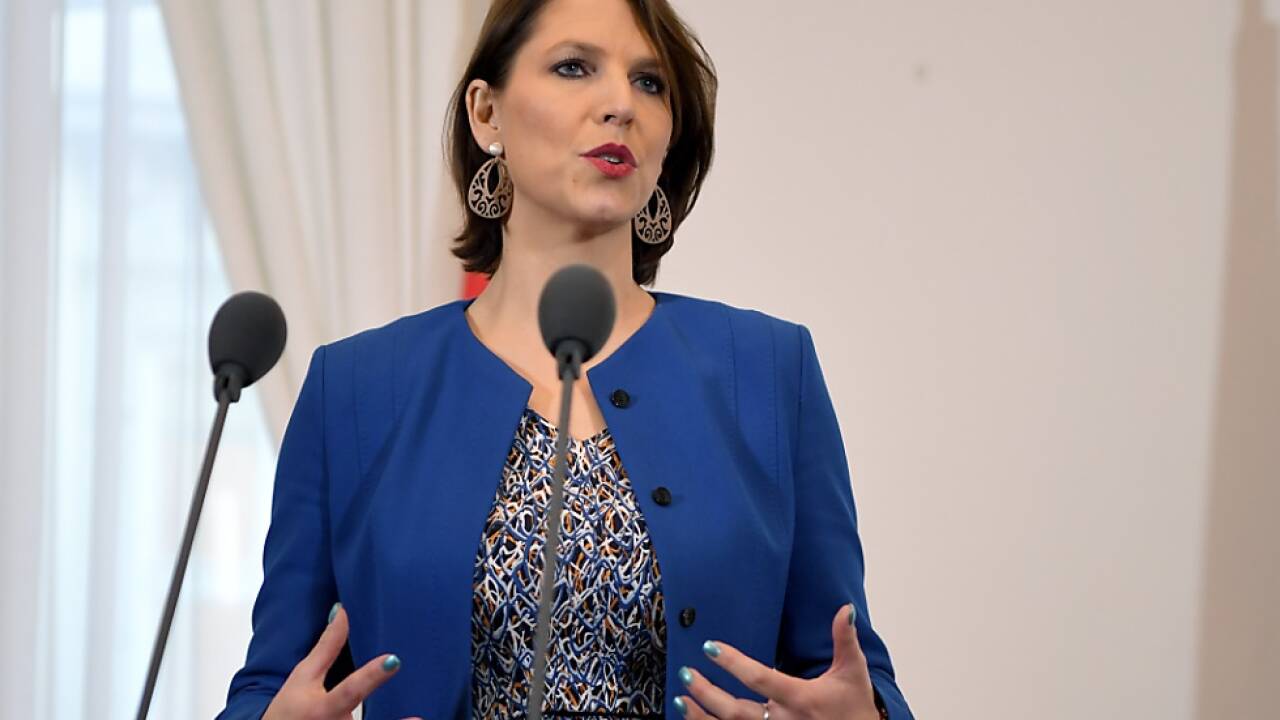 Edtstadler will auch Schüler sensibilisieren Edtstadler will auch Schüler sensibilisieren