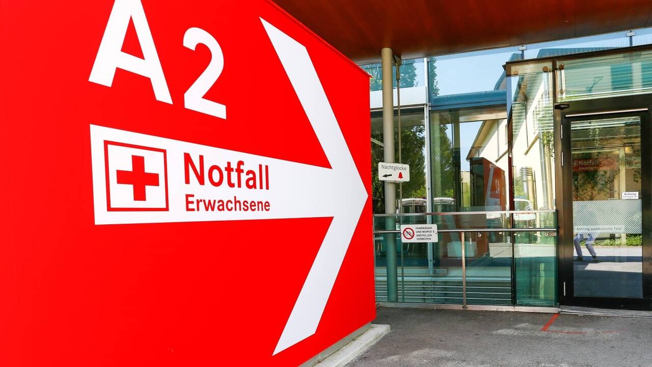 Nach dem Sturz suchte der Radfahrer das Landeskrankenhaus Salzburg auf.  