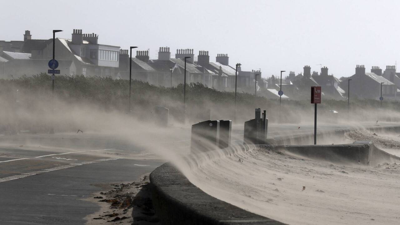  Stürmische Zeiten für Nordirland. Das Bild wurde im September 2018 am Strand von Troon aufgenommen.  