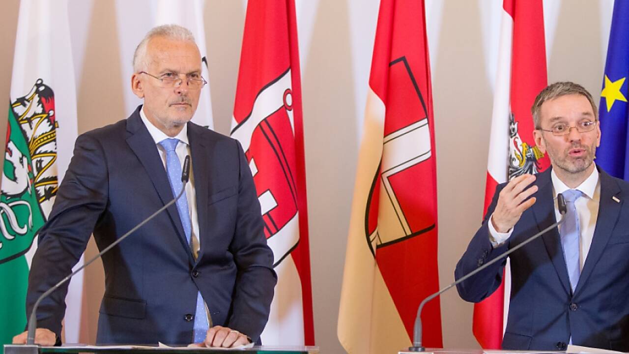 Kickl (r.) stößt bei Justizminister Moser (l.) auf wenig Verständnis 