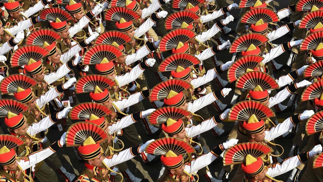 26. Jänner 2019: Polizisten marschieren auf – Indien feiert den 70. Republik-Geburtstag mit großer Parade in Neu Delhi.  