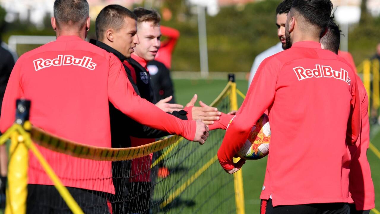 Fußballtennis.  Fußballtennis.