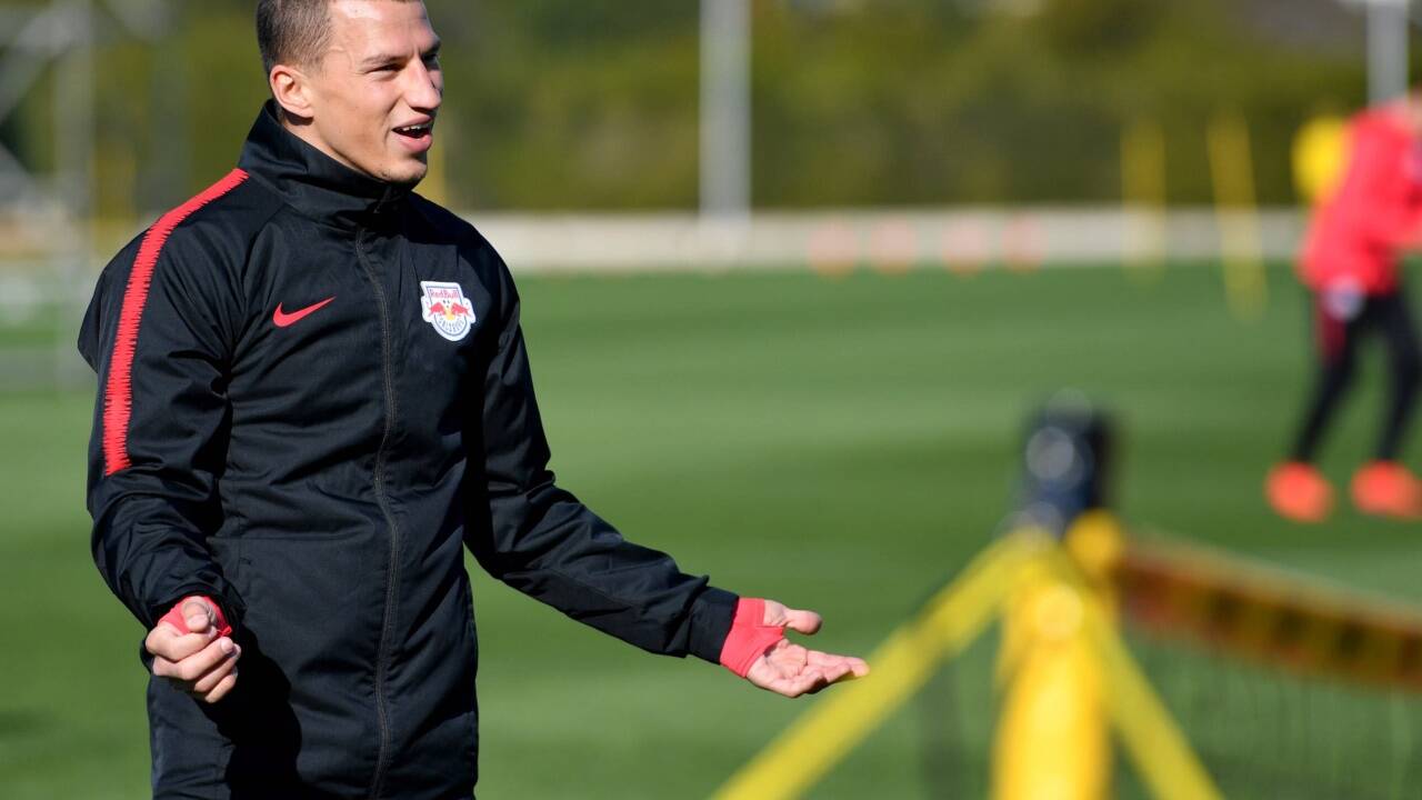 Fußballtennis.  Fußballtennis.