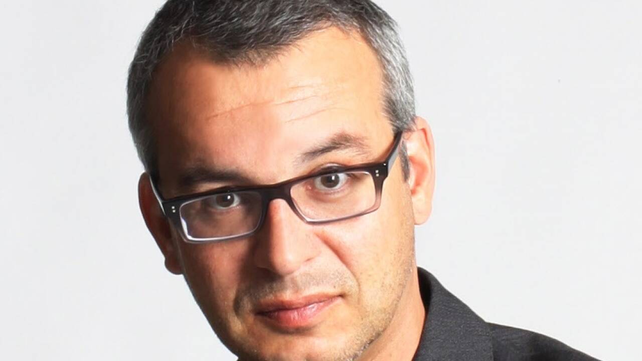 Dass vor allem die Elektronikbranche Interesse am DAB+-Standard hat, ist für Medienökonom Jan Krone naheliegend. Denn so könnten „Millionen Endgeräte zu Lasten der Haushalte“ ausgetauscht werden.   Dass vor allem die Elektronikbranche Interesse am DAB+-Standard hat, ist für Medienökonom Jan Krone naheliegend. Denn so könnten „Millionen Endgeräte zu Lasten der Haushalte“ ausgetauscht werden.