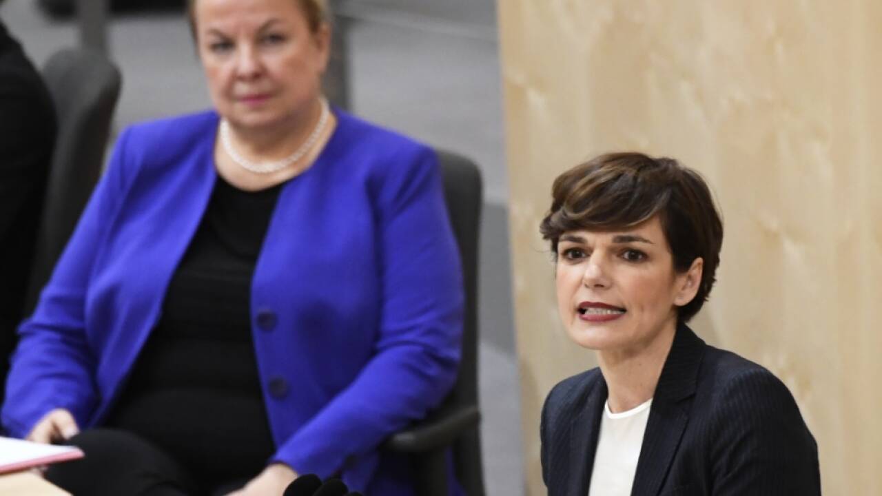 SPÖ mit "Dringlichem Antrag" an Sozialministerin  SPÖ mit 'Dringlichem Antrag' an Sozialministerin
