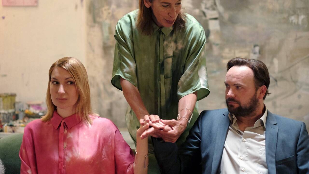 Bilder zum Film „Love Machine“. Bilder zum Film „Love Machine“.