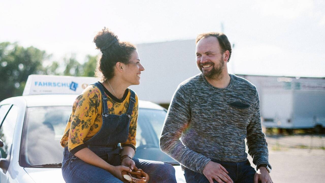 Bilder zum Film „Love Machine“. Bilder zum Film „Love Machine“.