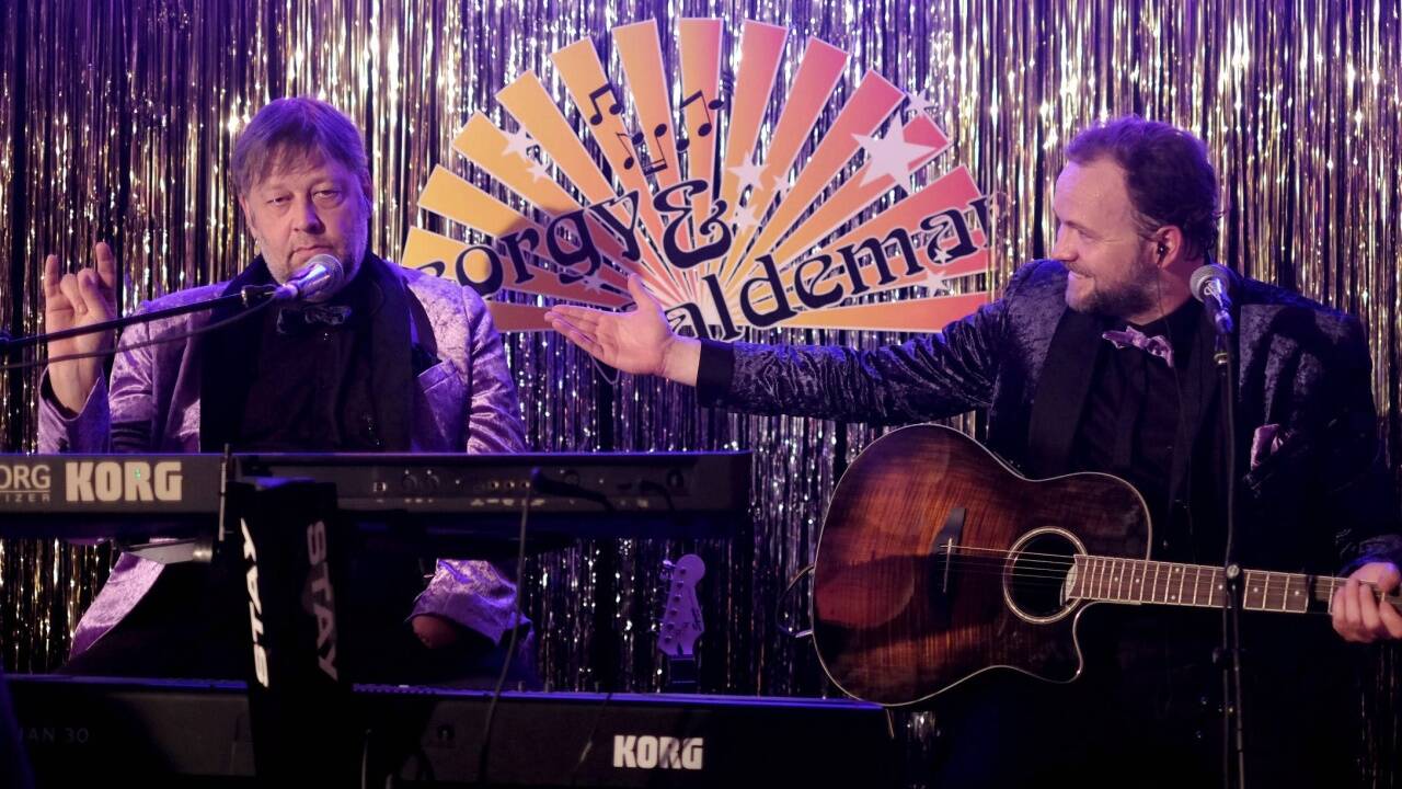 Bilder zum Film „Love Machine“. Bilder zum Film „Love Machine“.