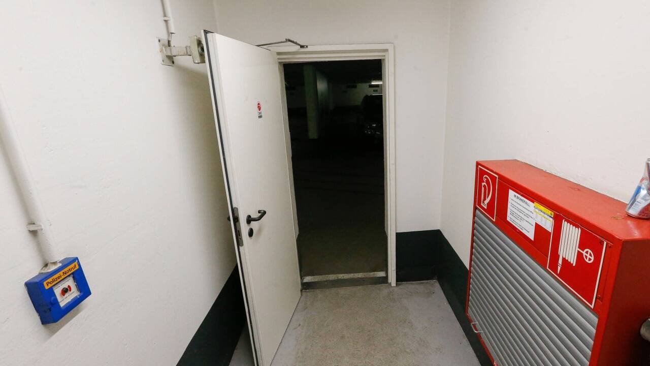 Ein Ausgang. Ein Ausgang.