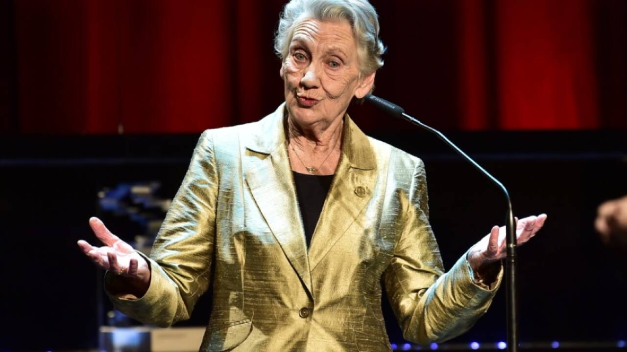 Ingrid Burkhard als beste weibliche Hauptrolle geehrt 