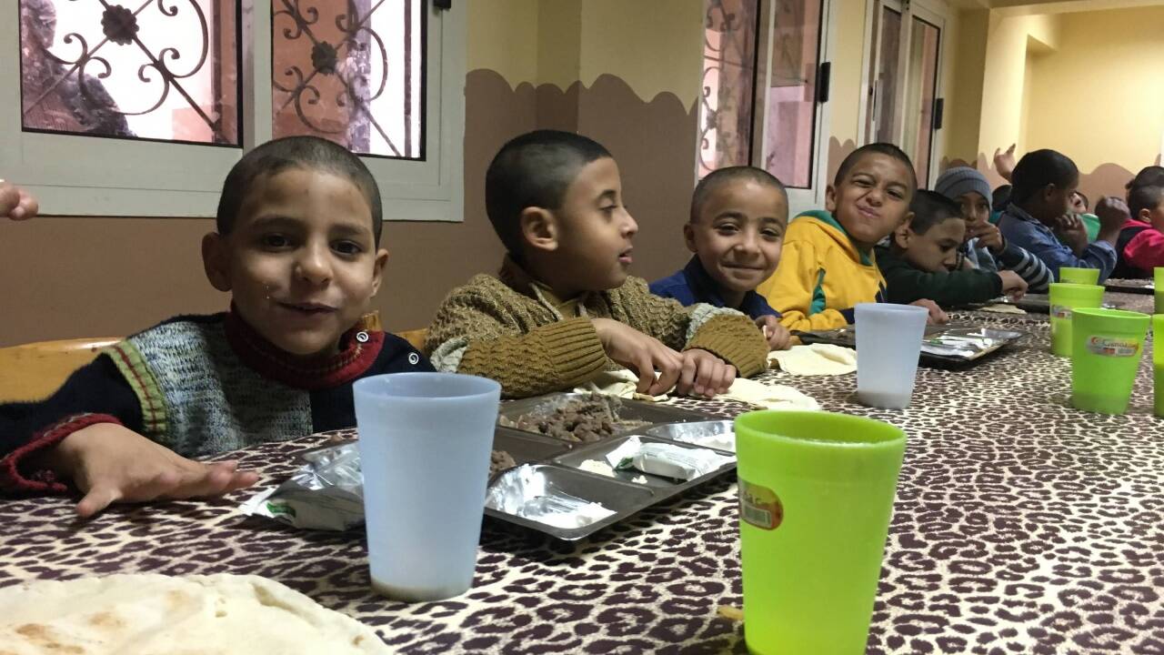 Frühstück im „Boy’s Shelter“, einer betreuten Wohneinrichtung in Alexandria. Frühstück im „Boy’s Shelter“, einer betreuten Wohneinrichtung in Alexandria.